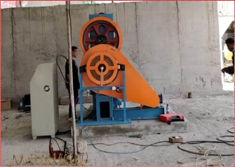 EXPANDED MESH PUNCHING MACHINE